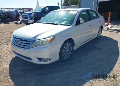 2012 Toyota Avalon Limited z USA, uszkodzony, nr VIN 4T1BK3DB6CU453001
